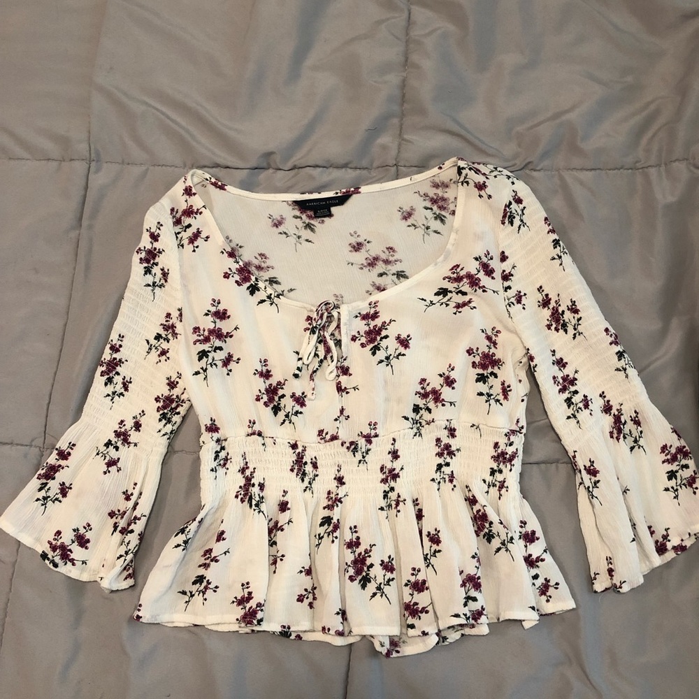 Cropped flowy ruched flower top